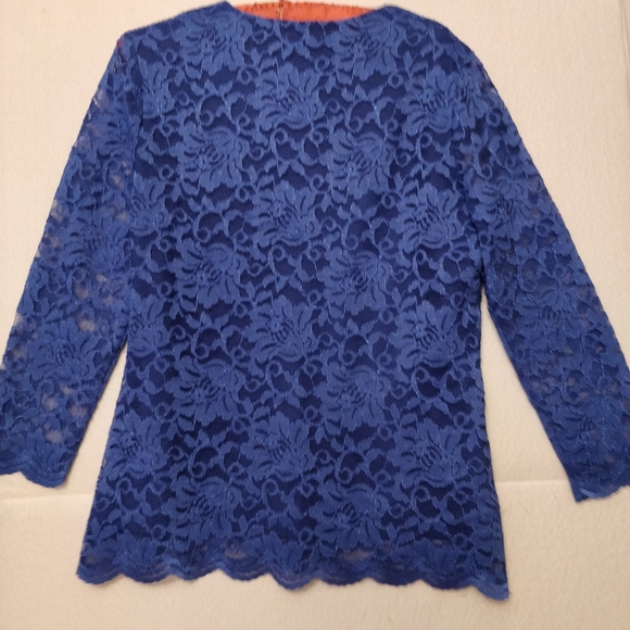 Top - Picture 2 of 4